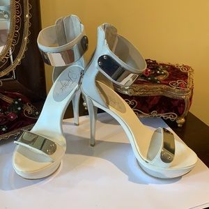 Sexy heel white / light gray platform shoe size 6